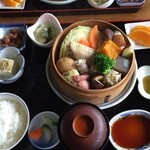 Yukemuri Chaya - ゆけむり定食は温泉蒸気で蒸し上げた地極駕籠蒸しの定食（≧∇≦）