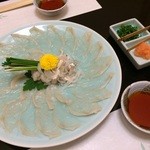 日本料理 万八十 - フグのお刺身