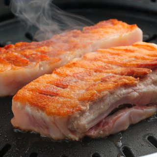 3.5ｃｍの厚さ！肉汁溢れる熟成肉を是非ご堪能ください♪