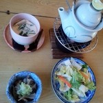 Ikoi no Ie - 松茸茶碗蒸し、きのこおろし、松茸土瓶蒸し、お漬け物