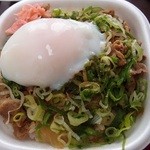 Sukiya Naha Makabi Ten - おろしポン酢牛丼弁当並盛（４２０円）に、
                      温玉をトッピング