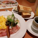 デニーズ - セレクトモーニング" Denny'sモーニング スクランブルエッグ"(税込596円)