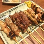 Ganso Yakitori Kushi Hatchin Ryogoku Ten - やきとり 塩焼き盛り合わせ