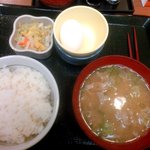 Naka U Oojima Ten - とん汁定食(とん汁・生卵・キャベツの浅漬け・ご飯)