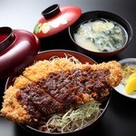 和風レストラン しんりん - 料理写真:上州麦豚の「わらじソースカツ丼」1000円