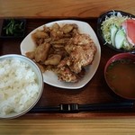 Fukurou - コンビ定食の「しょうが焼き＆若鶏の唐揚げ」780円