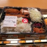 Tonkatsu Shinjuku Saboten Nyutani Ryusenguchi Ten - 店内お弁当