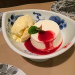 Kamakura Pasta Ionmorusuzukaten - ヨーグルトのパンナコッタ　バニラアイス添え