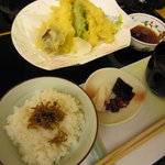 Japanese cuisine Douman - 天婦羅と食事です。