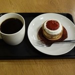 Starbucks Coffee Korien Ten - エスプレッソローストのプレスとストロベリー＆クッキーチーズケーキ