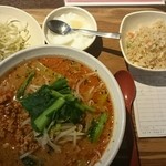 Manen Shun - 担々麺の定食