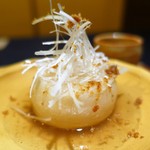 Japanese cuisine Kajiyama - カブの含め煮、揚げた葱、白髪ねぎ