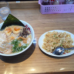 Chikuho Ramen Yamagoya Hikari Ten - 昭和ラーメンとミニチャーハンセット