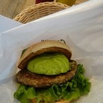 FRESHNESS BURGER Guranemioizumigakuenten - アボカドバーガー