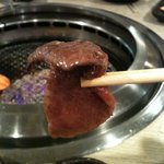 神戸屋 - ザブトンを焼いているところ