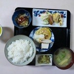 Anzen Irifune Shokudo - 朝定食。300円。