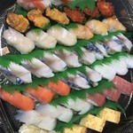 Tasuke Sushi Hon Ten - 持ち帰りの上3人前とシメサバ追加。