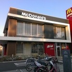 McDonald's Koen Minamihigashisuji Ten - 朝日に照らされている外観