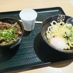 Hanamaru Udon Ionmoru Shimoda Ten - 牛肉ごはんと温玉ぶっかけ(温)