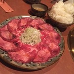 Gyuran Zan - 塩タン¥1300
                        ライス大(盛り方？笑える)¥330