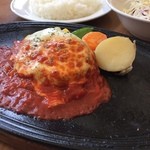 Hamburger steak Onion Yamato Ten - とろ〜りチーズのハンバーグ
                      
                      トマトソースで頂きました！
                      柔らかくておいしかった。
                       (*´ڡ`●)
                      