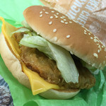 McDonald's Tokaidori Megadonkihoteyunyuten - チキンチーズバーガー