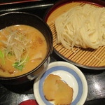 伝承の味処 無限堂 - 白肉うどん（とろ豚胡麻味噌つけ麺）