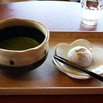 Kominka Cafe Hanpei - 抹茶と上用まんじゅう