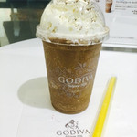 GODIVA - 2016/5/25 ディナーで利用。
            ホワイトチョコレートロイヤルミルクティー(600円)。とっても濃厚(￣▽￣)