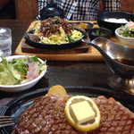 Log Restaurant Doumu - 食事中