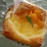 Bakery - フルーツデニッシュ 170円