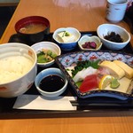 Izakaya Ban Jearu Nishinomiya Ten - 平日ランチやってる居酒屋のランチ♪お刺身とだし巻き定食¥700