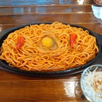 MAHALO - 鉄板ナポリタン大盛り800円