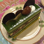 Antenor Machida Oda Kyu Ten - アンテノールのケーキは可愛い&美味しい♪
                      ふわっとした生地に可愛いデコレーション！
                      今日は抹茶のケーキと苺のケーキ(^^♪ どちらも上品&季節も感じる美味しいケーキでした(*^.^*)