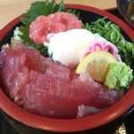 魚輝水産 海鮮れすとらん - まぐろメガ盛り丼定食（ねぎとろ入り）（￥780）