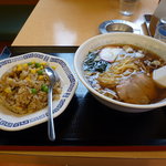 Pouran - ミニチャーハン+ラーメン　780円