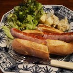 うえと - ホットドック。パンもソーセージも厳選。味付けもとても美味しい、