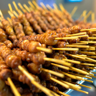 Crispy and juicy! Torikawa is a Hakata specialty that takes a lot of time and effort to make.