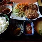 焼肉ショウ栄 - メンチカツ定食　1