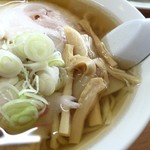 佐野青竹手打ちラーメン押山 - ネギとメンマ