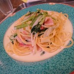 ロイズ - 青菜とベーコンのクリームパスタ