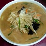 Chinese Chosan - 味噌ラーメン大盛。