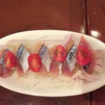 Yamitsuki Hama Yokocho Ten - ＊お通し＊スモークの青魚とトマトのカプレーゼ