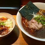 Ramen Tsukifukuya - ラーメン（醤油）700円 ミニチャーシュー丼 250円（150円）