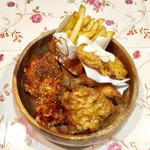 Kentucky Fried Chicken Nishitomo Atsubetsu Ten - 秋の食べ比べパック1180円、フライドフィッシュ200円です。