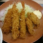 Katsuya Aichi Shinmaiko Ten - 牡蠣フライの海鮮合い盛り定食