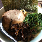 Yokohama Tonkotsu Shoyu Ramen Sahara - 豚骨醤油ラーメン きくらげほうれん草トッピング