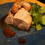 舞鶴キッチン Organic Japanese Restaurant - 鶏の胸肉　酒粕で下味（？）つけてありとてもなめらか。胸身にありがちなパサパサ感はありません。