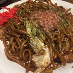 Yakiniku Ichiyanagi Shoten - 焼きそば 麺太めでもちもちです！