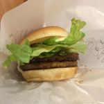 Mos Burger Harugai Degawa Ten - 味噌と醤油を使ったオリジナルのソースをパティにからめた、シャキシャキレタスの和風バーガー
                      パティがダブルでボリュームアップ！